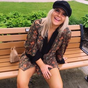 Meet your Posher, Alexia